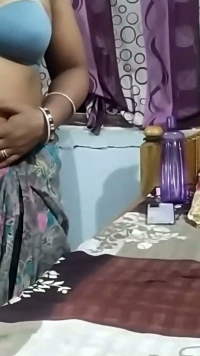 Engenheira de Mumbai Sulekha chupando pau duro pra gozar rápido na buceta com Dr Mishra em casa no Xhamster | Clip 2