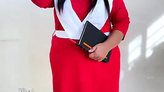 Büyük götlü ve büyük memeli ofis çalışanı göğüsleri tarafından sikiliyor