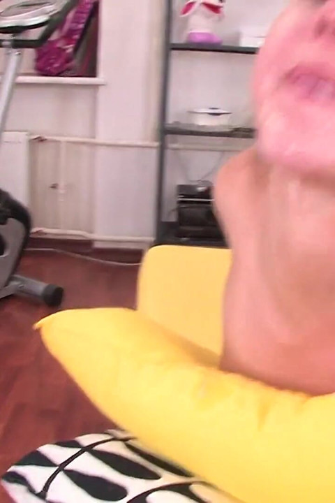 Lea is a teen cutie with a very wide mouth! Deepthroat action
