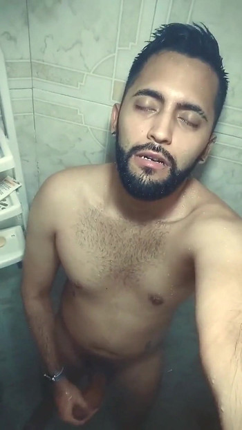 シャワーを浴びながらけいれん