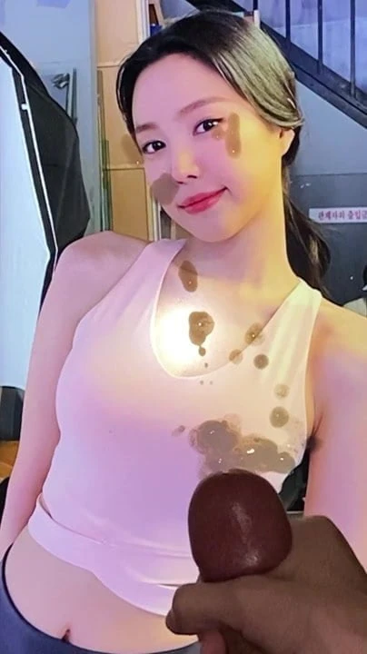 Naeun cum tribute (Slow-mo)