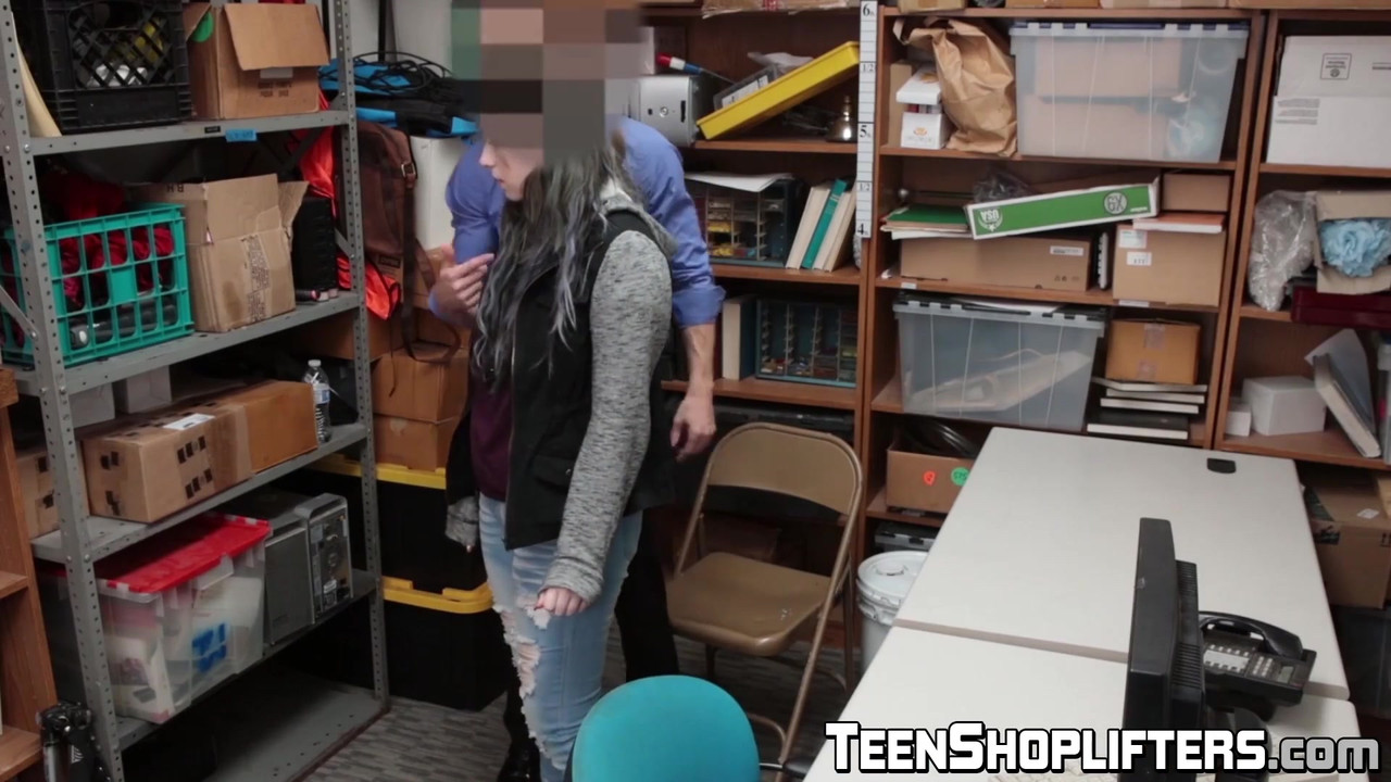 Cock devouring shoplifter Amilia Onyx likes her punishment