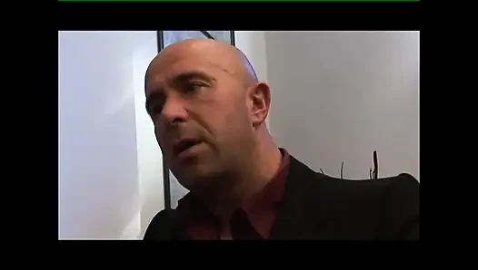 Pantat bahenol tante seksi dengan toket besar ini dientot habis-habisan sama kontol besar sampai dicrot di dalam