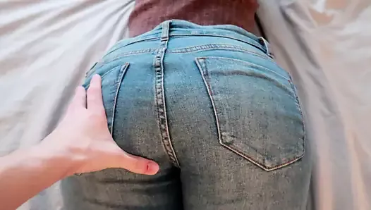 Teen in Ripped Jeans – Anal and Footjob
