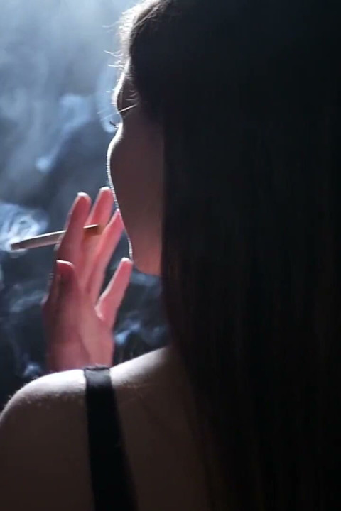 Slow Smoking Seduction - Smoke, Curves & Control