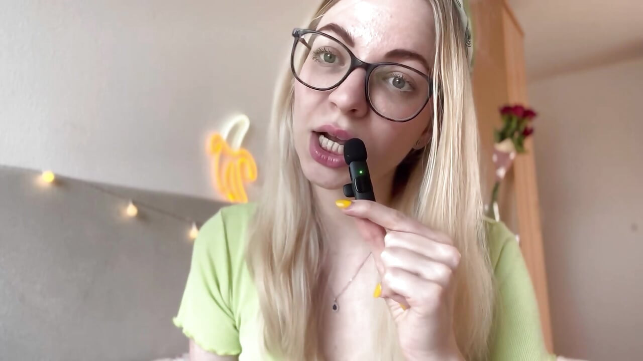 تسلط مالی ASMR نقش بازی