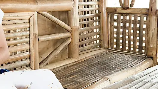 Genç kız neighboor azgındı ve riskli halka açık seks deneyimi yaşamak istiyor