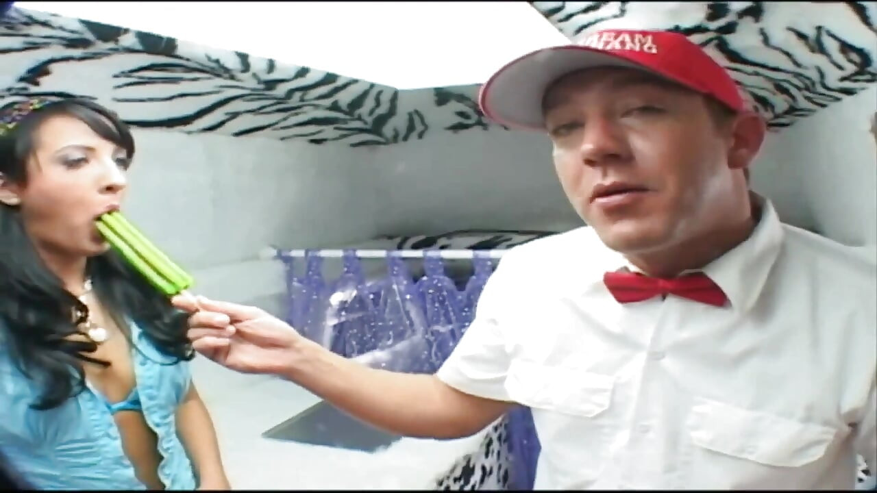 4 szenen - MILF sieht schwanz 3 - kompletter film / über 100 minuten