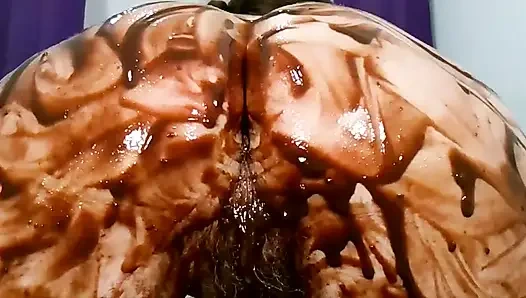 Twerking a big butt spreading chocolate all over Arse