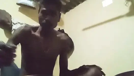 Начальник здания трахнул мою задницу сегодня