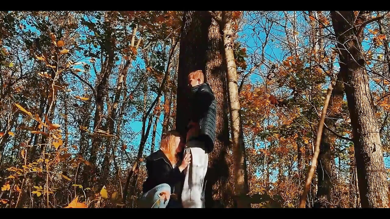 เย็ดสาวงามตูดใหญ่ในป่าขณะเดิน