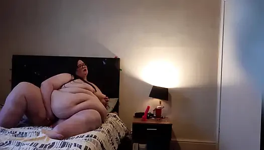 Ssbbw iri güzel kadın senin için boşalıyor