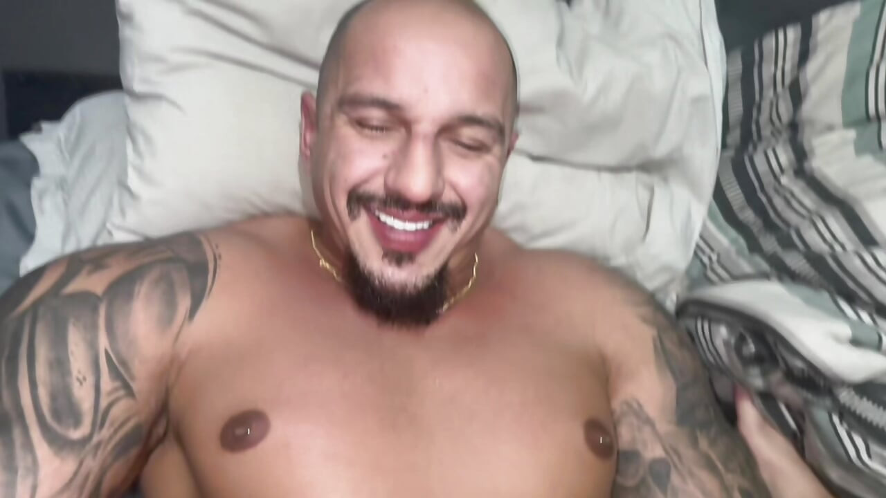 I was naked in bed my husband saw it and couldn't resist, fell on his mouth and put the in.