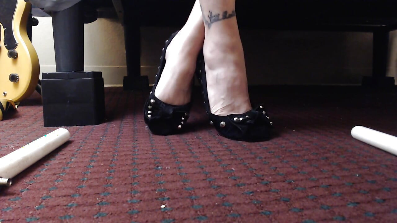 Red Toenail Shoeplay Ballet Flats