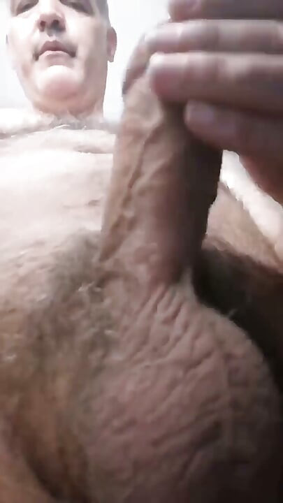 Îmi place și ejaculez într-un show porno online de dimineață devreme