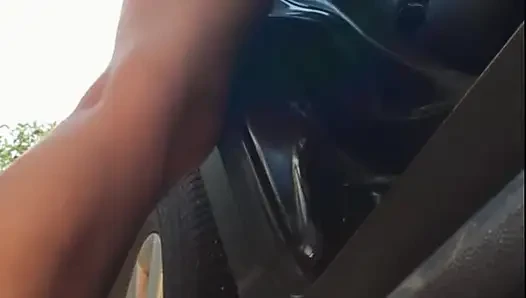 Ateşli bir kadınla parkta sabah seks