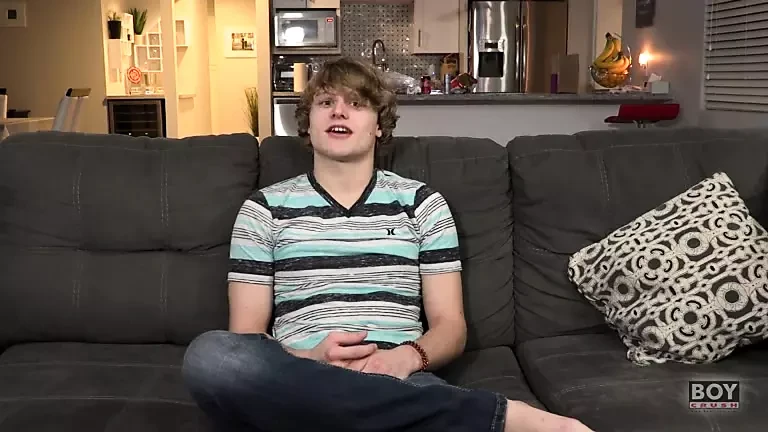 Twink Robin Moore Fucks His Ass With His Favorite Dildo
