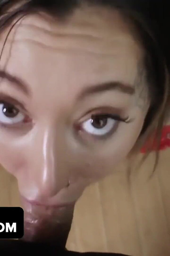 Slutty girlfriend wednesday Nyte Entertains gamer boy with her tattooed bubble butt