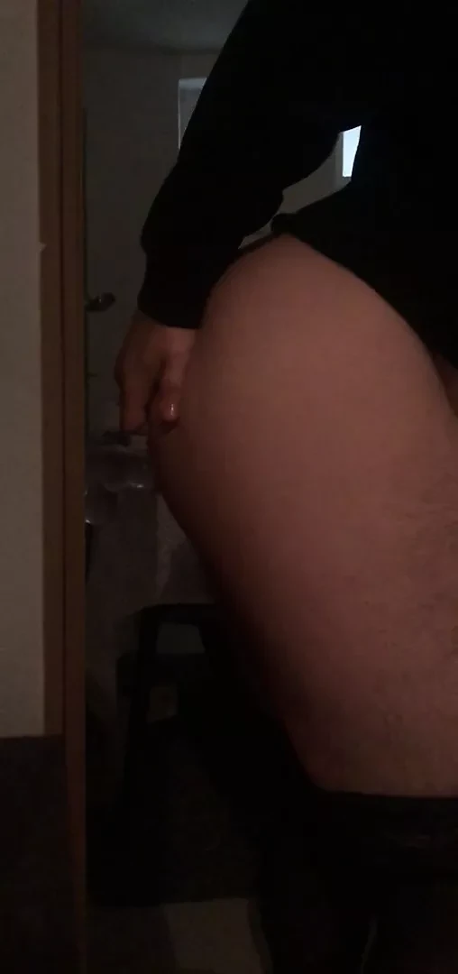 7 inch dildo in my young round boy butt
