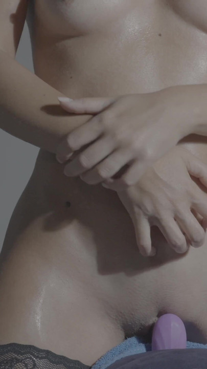 Eu Monto Meu Vibrador Para Um Orgasmo Intenso