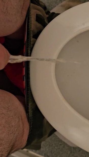 Me haveing a piss I luv to have a golden shower any takers have group pissing sessions 🙃