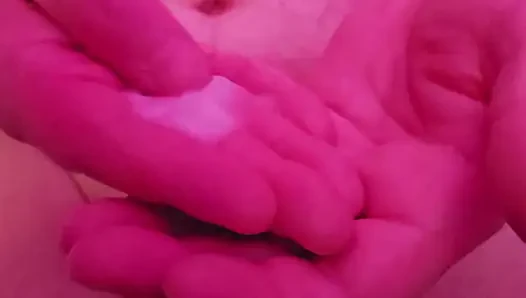 Porno izliyorum ve sikimi ☺️ sıvazlıyorum