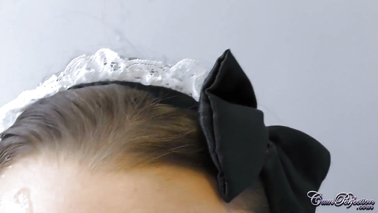 벌거벗은 하녀