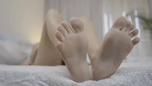 You Submissive Piece of Trash, Try Not to Get Horny at the Sight of Me!