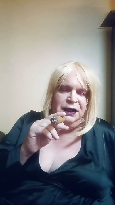 Část 2 - BBW TV diskutuje o svých mnoha letech ve světě BDSM a fetišů