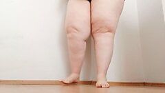 Ssbbw太い脂肪とセルライトの脚