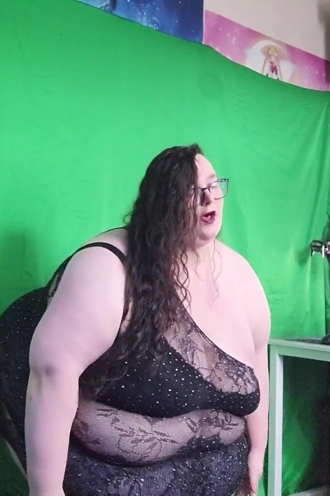 SSBBW - movimentos sensuais e strip