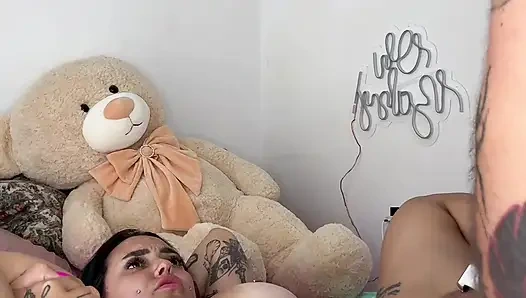 Perfekte Fitness-Freundin gibt mir Muschi in Sportkleidung