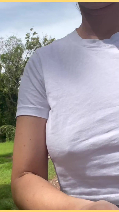 Wifey mag ihre perfekten titten blankziehen | Clip 1
