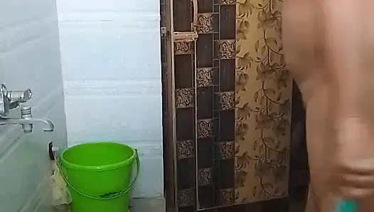 Çıplak banyo.