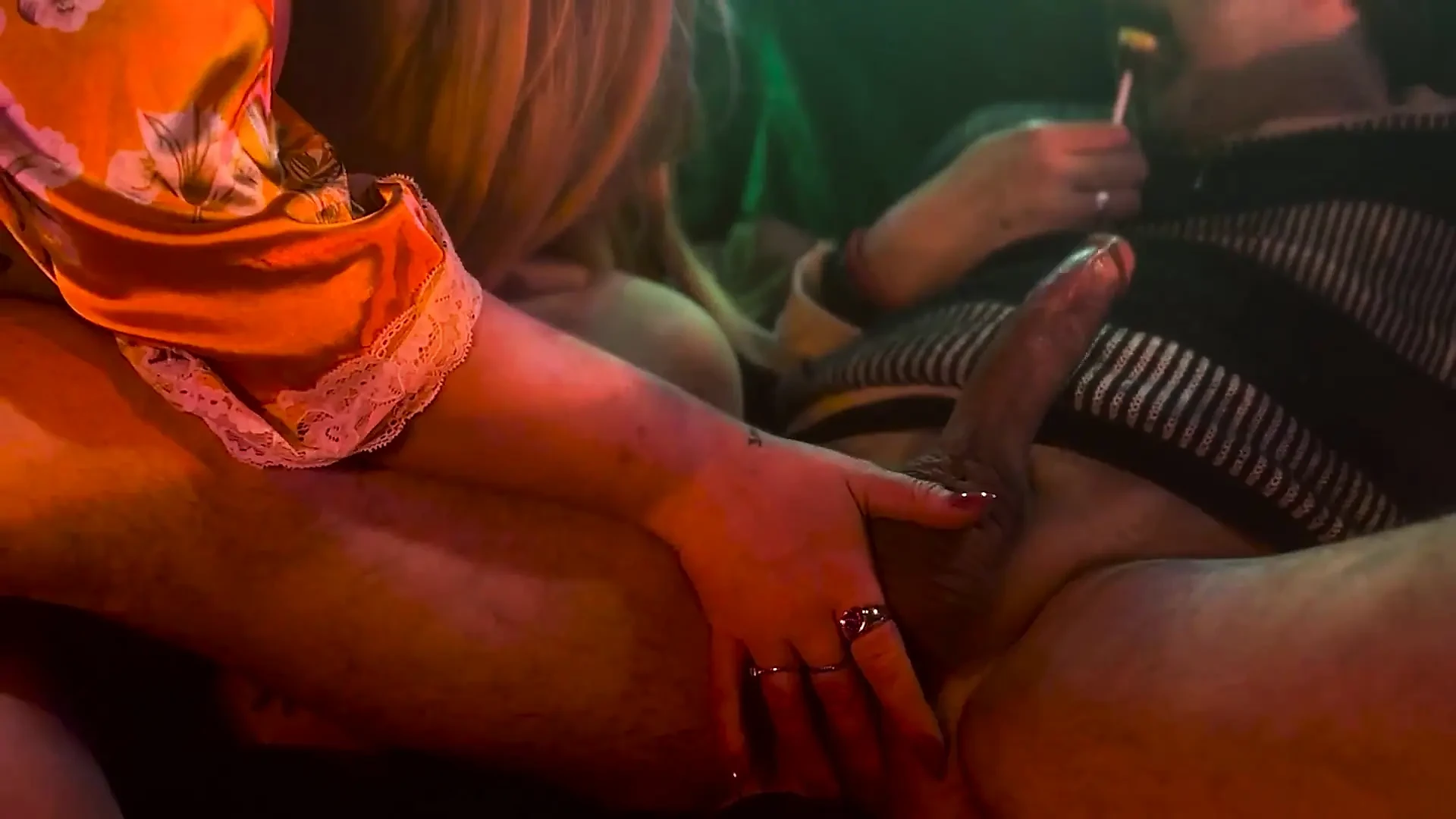 Fantastisk kantavrunkning från styvaunt pam