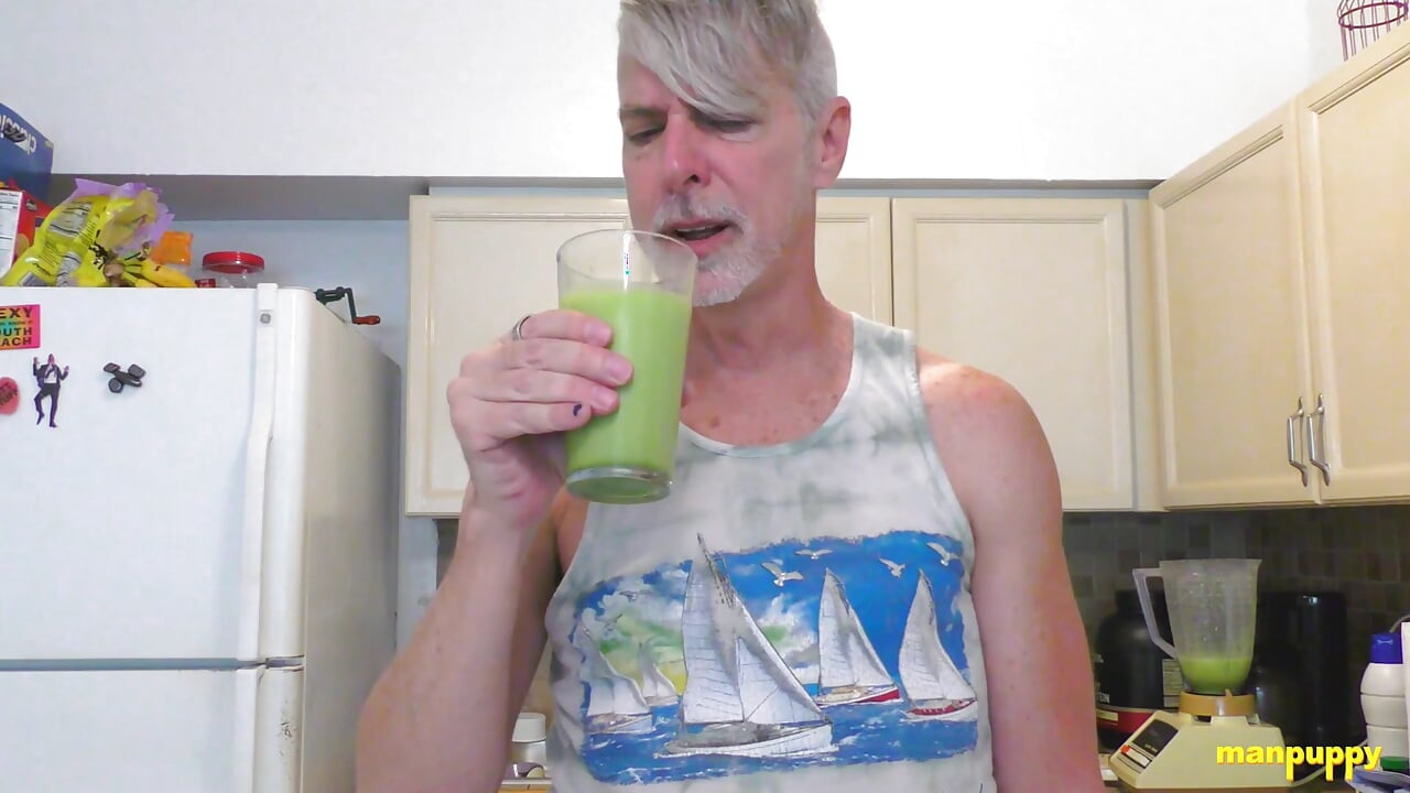 ManPuppy Richard Lennox Humiliates His Tiny Stepson With a Gross Smoothie