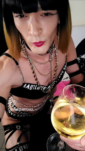 It's CaDO🎁OH OH OH! L.o.V.E VaneSsaBiTCHx