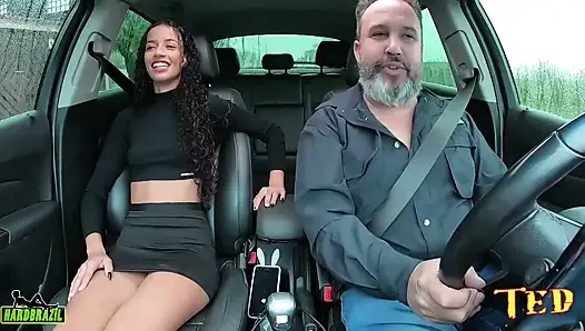 I Went to the São Paulo Coast to Meet an 18-year-old Girl Named Manoella Fernandes Who Had Hitched a Ride.