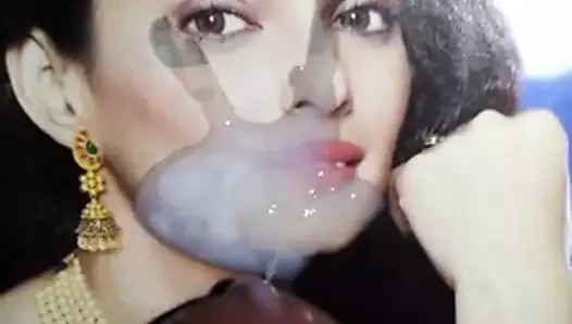 Cum haraç üzerinde priya bapat