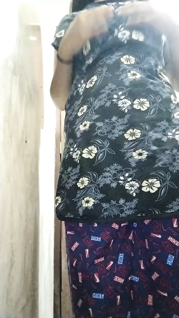 Aapni bhen riya thakur ko nangi karke video banvaya aur fir liye full maje liye