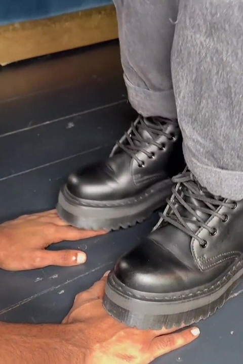Nữ thần Luna - Dr Martens phá bóng (hd 1080p mp4)