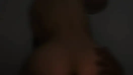 En iyi kardiyo türü yatakta olur...  Terlemeyi nasıl kırdığımı görmek ister misin?