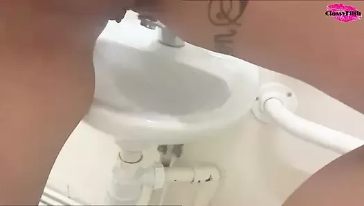 Getting My pussy in the work sink and pissing