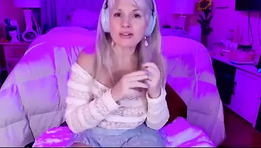 Rosies notty hotty live-chillax-camshow