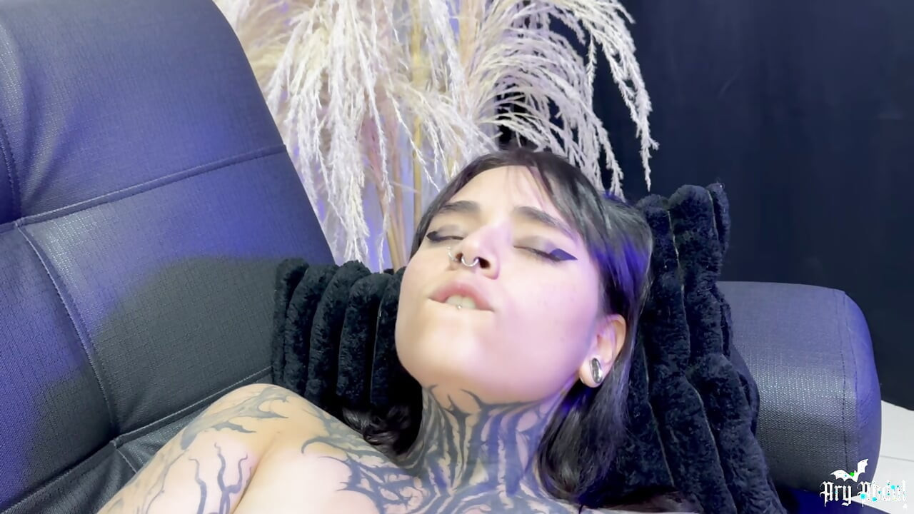 Stříká pro svého učitele, lahodná děvka, sperma