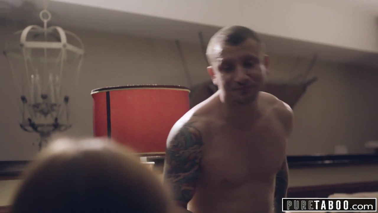 純粋なタブー義理の両親と義理の兄が新しい妹を歓迎