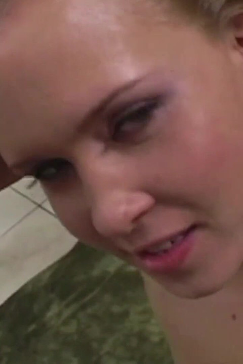 ブロンドにとって、ブローバンをして複数のフェイシャルを受けるのほど楽しいものはありません