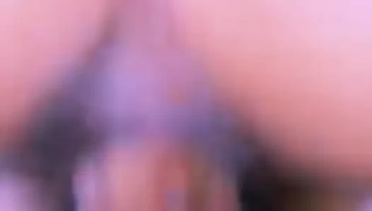 Açgözlü en iyi arkadaş en iyi arkadaşının erkek arkadaşının yarağına biniyor
