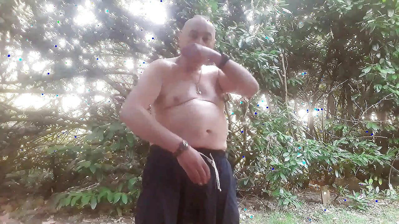 Serial Jerk off in Country Pissing and Juicy Jerk off of the Good Fat Pig Pascal in an Arboretum!
