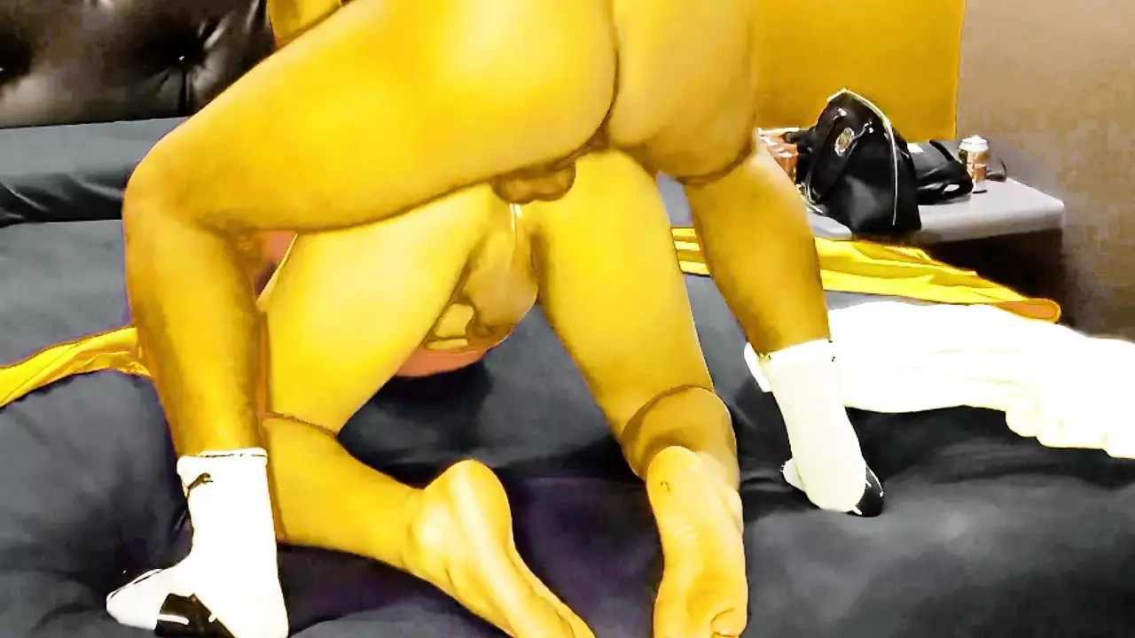 Young lady masturbating her ass and getting it ready to be fucked